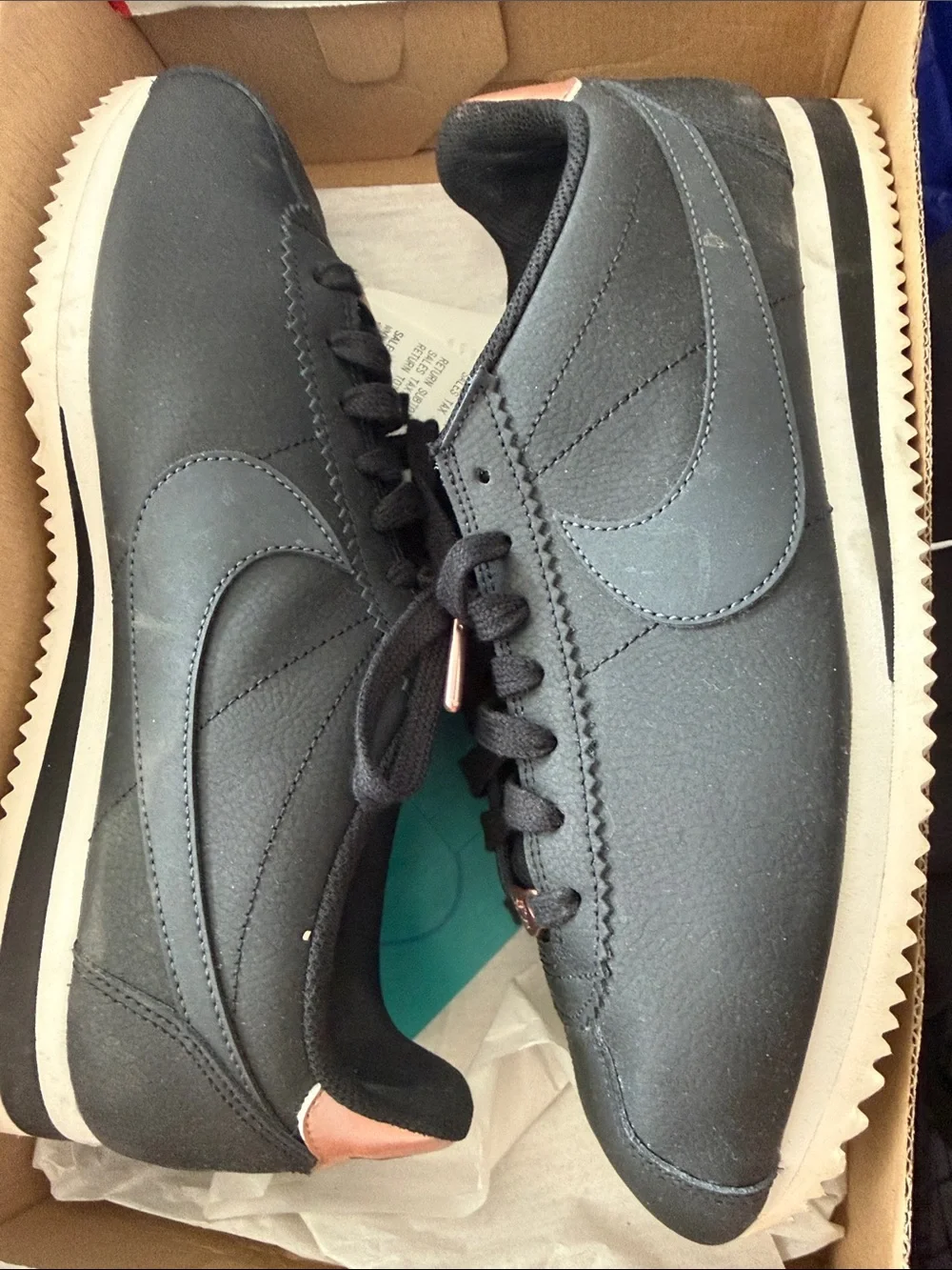 Nike low top